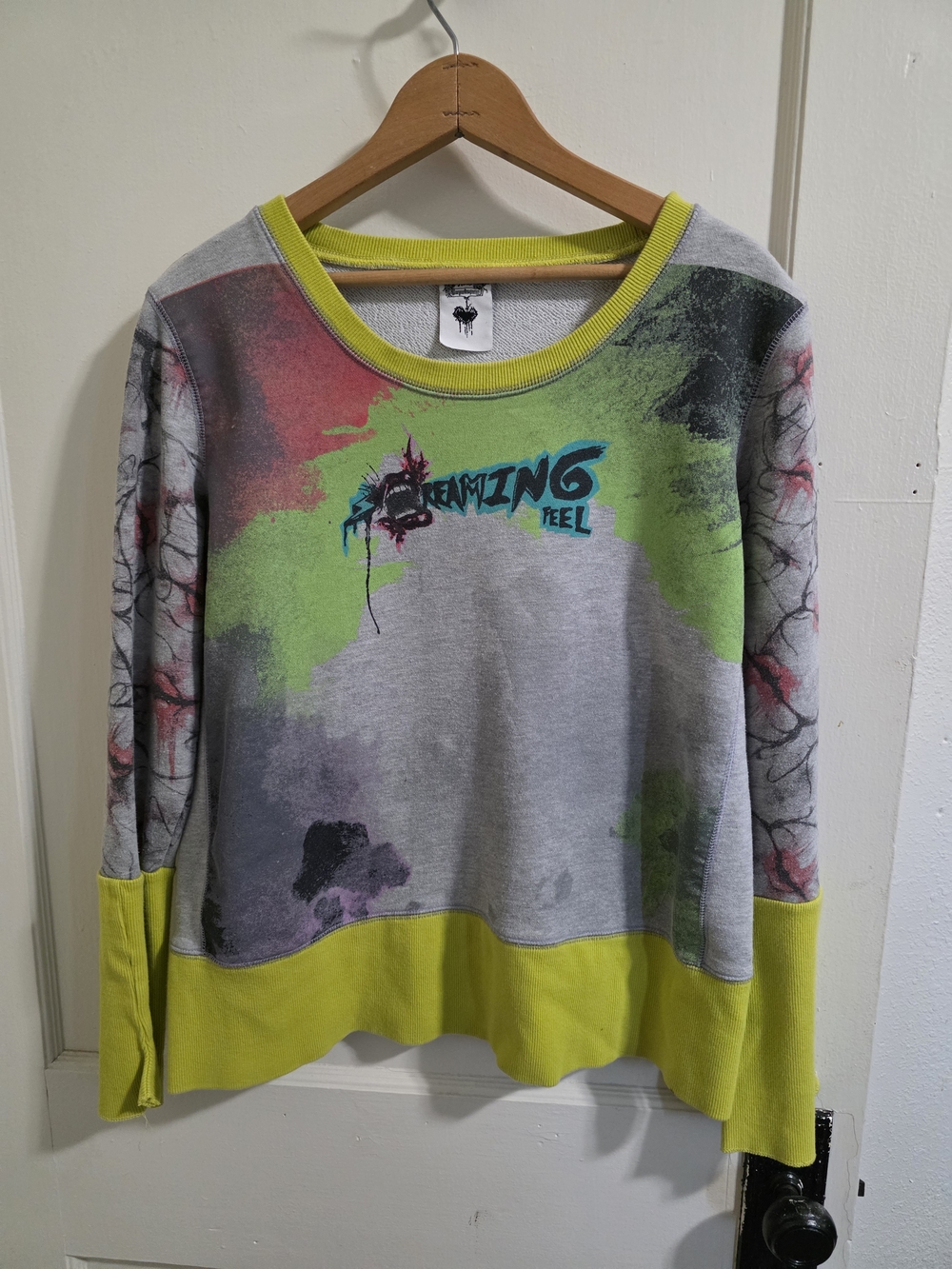 Nuvula Women’s Gray & Lime Graphic Sweatshirt